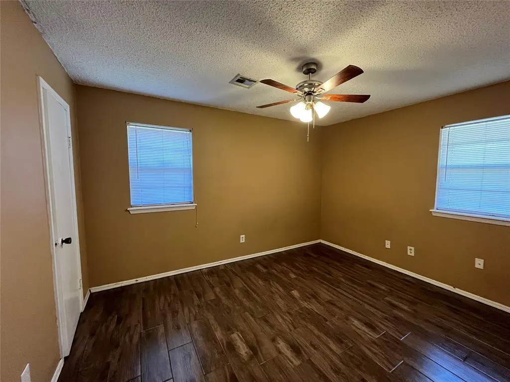 Photo 7 — 829 Russell Circle, Norman, OK 73071