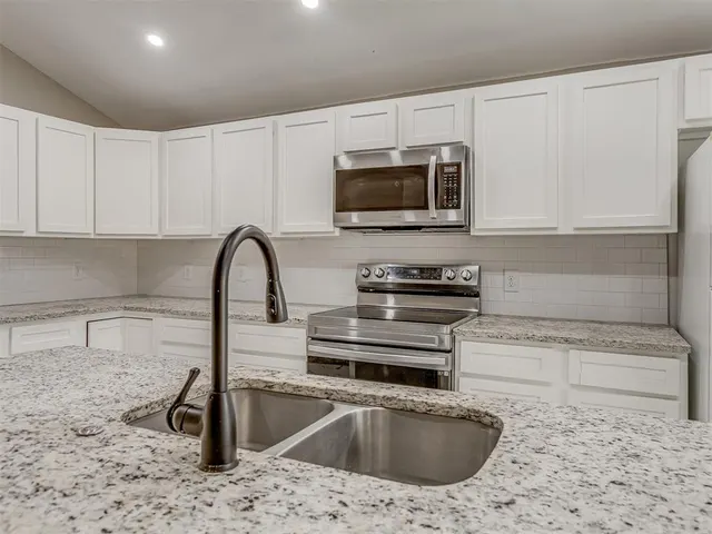 Photo 3 — 1136 NW 99th Street, Oklahoma City, OK 73114
