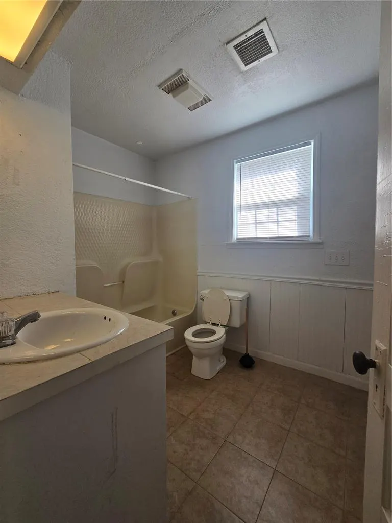Photo 17 — 209 E Main Street, Tecumseh, OK 74873