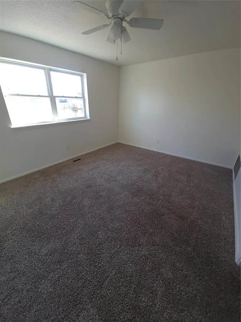Photo 6 — 6800 Lancer Lane, Oklahoma City, OK 73132