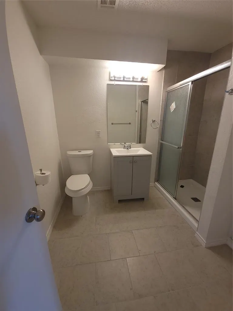 Photo 9 — 6800 Lancer Lane, Oklahoma City, OK 73132