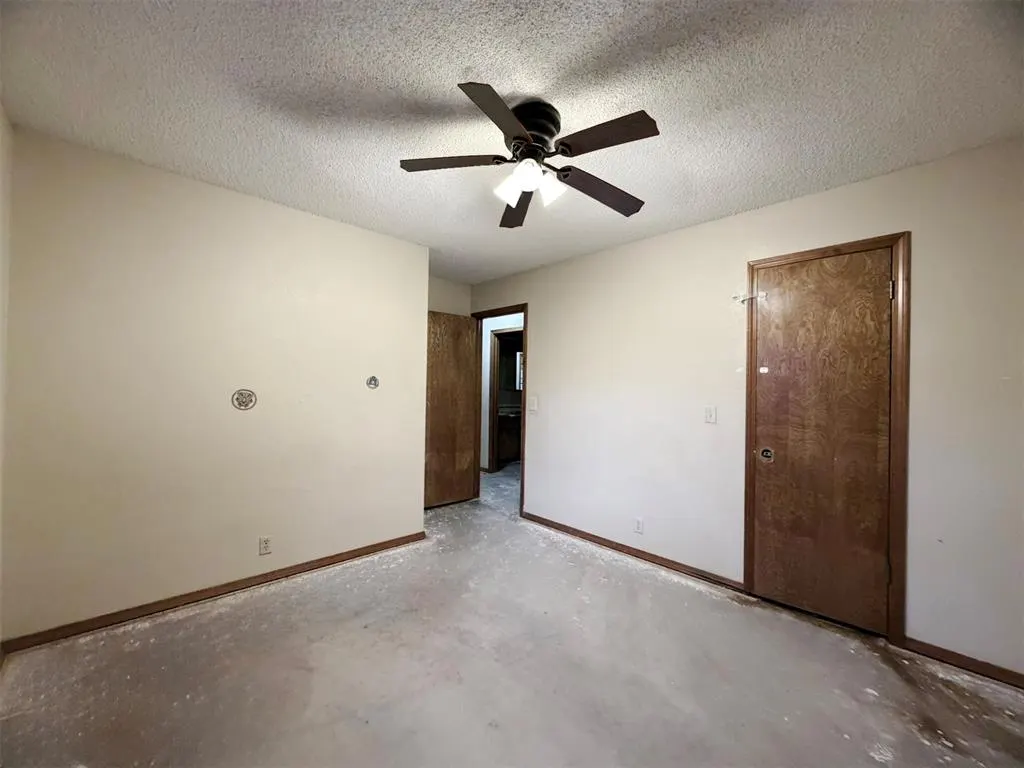 Photo 8 — 1913 Singingwood Avenue, Edmond, OK 73013