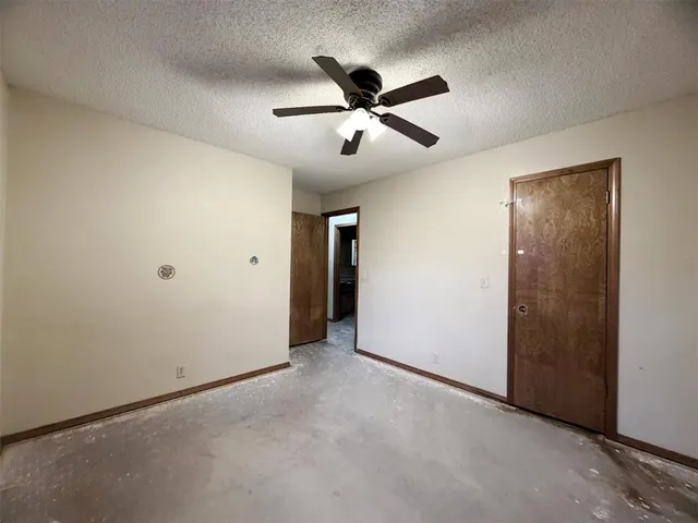 Photo 8 — 1913 Singingwood Avenue, Edmond, OK 73013