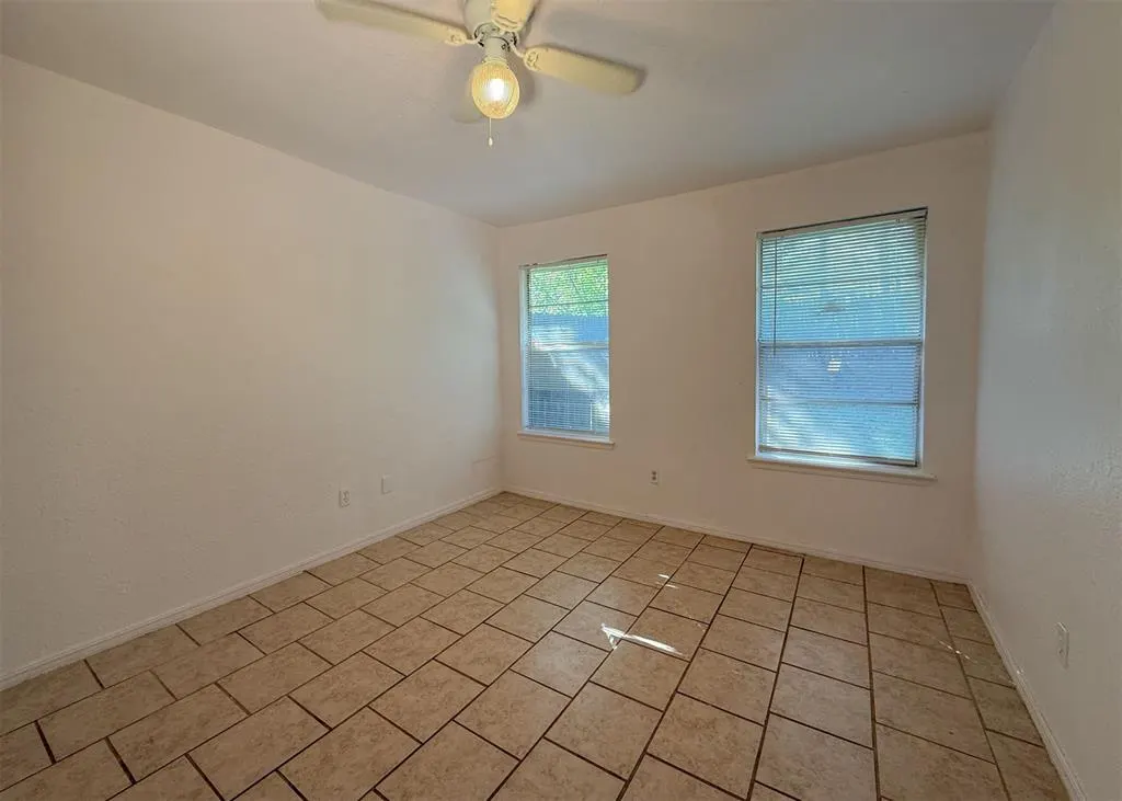 Photo 8 — 242 Windsor Way, Midwest City, OK 73110