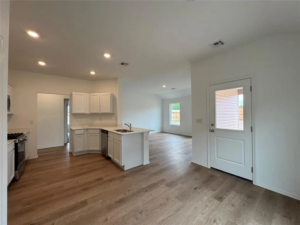 Photo 3 — 2013 Chandler Meadows Drive, Chandler, OK 74834