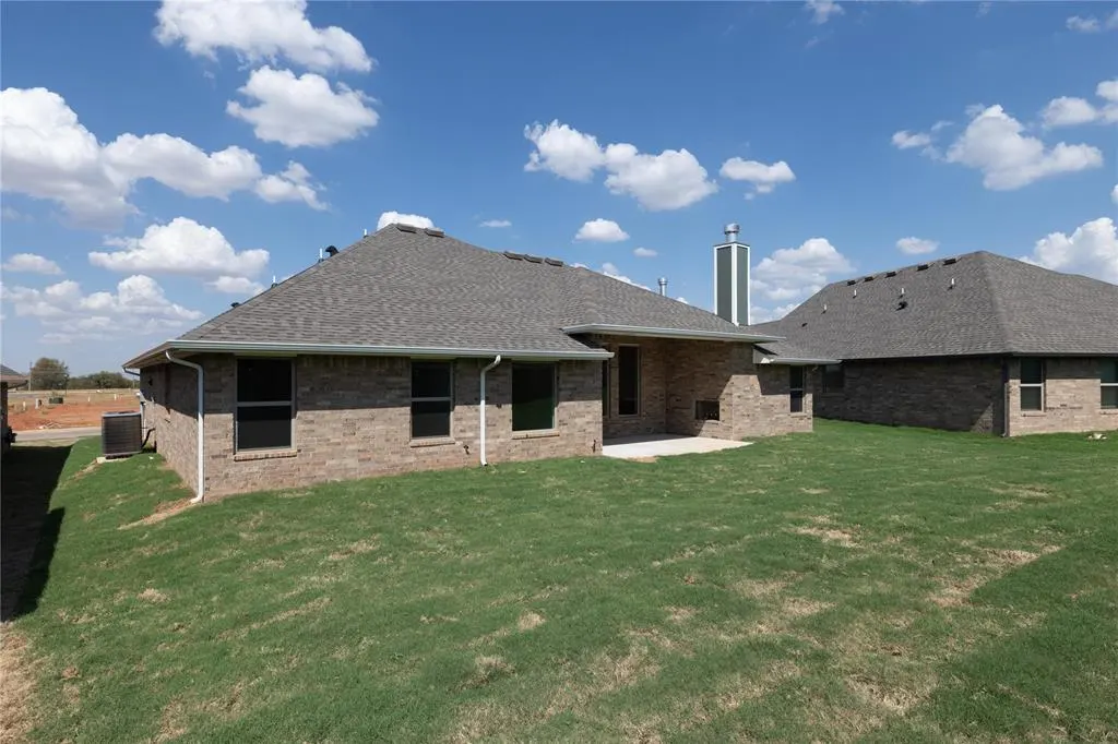 Photo 33 — 9232 NW 119th Street, Yukon, OK 73099