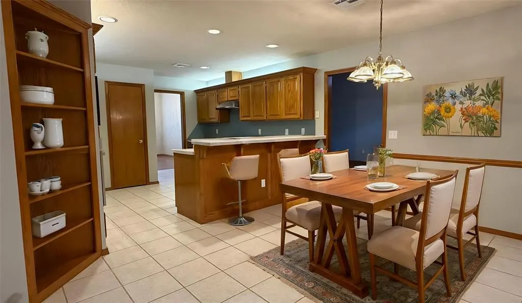 Photo 6 — 519 Sparrow Hawk Street, Edmond, OK 73003