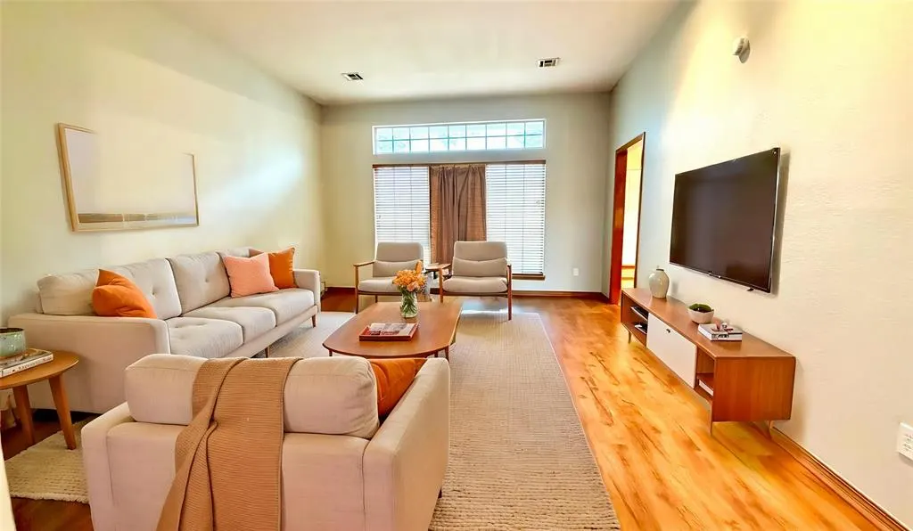 Photo 7 — 519 Sparrow Hawk Street, Edmond, OK 73003