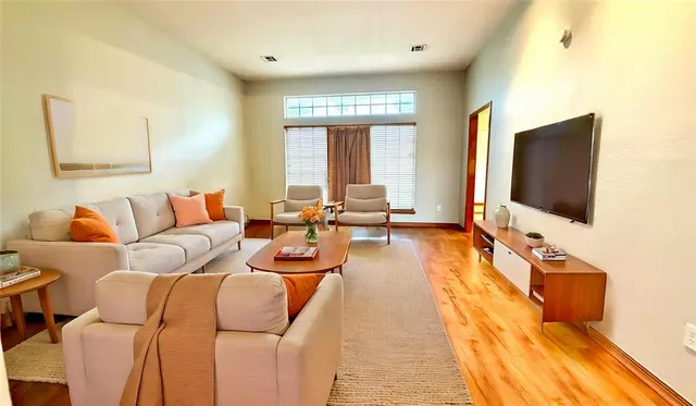Photo 7 — 519 Sparrow Hawk Street, Edmond, OK 73003