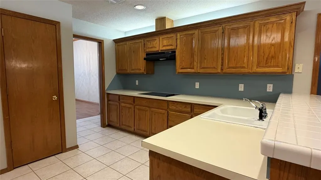 Photo 16 — 519 Sparrow Hawk Street, Edmond, OK 73003