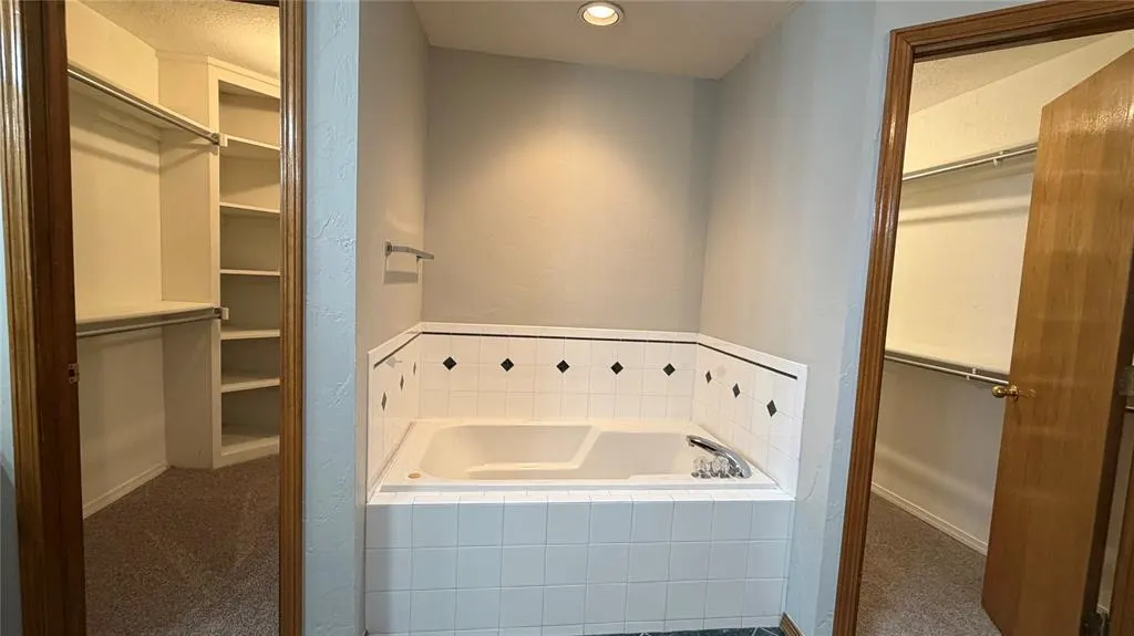 Photo 29 — 519 Sparrow Hawk Street, Edmond, OK 73003