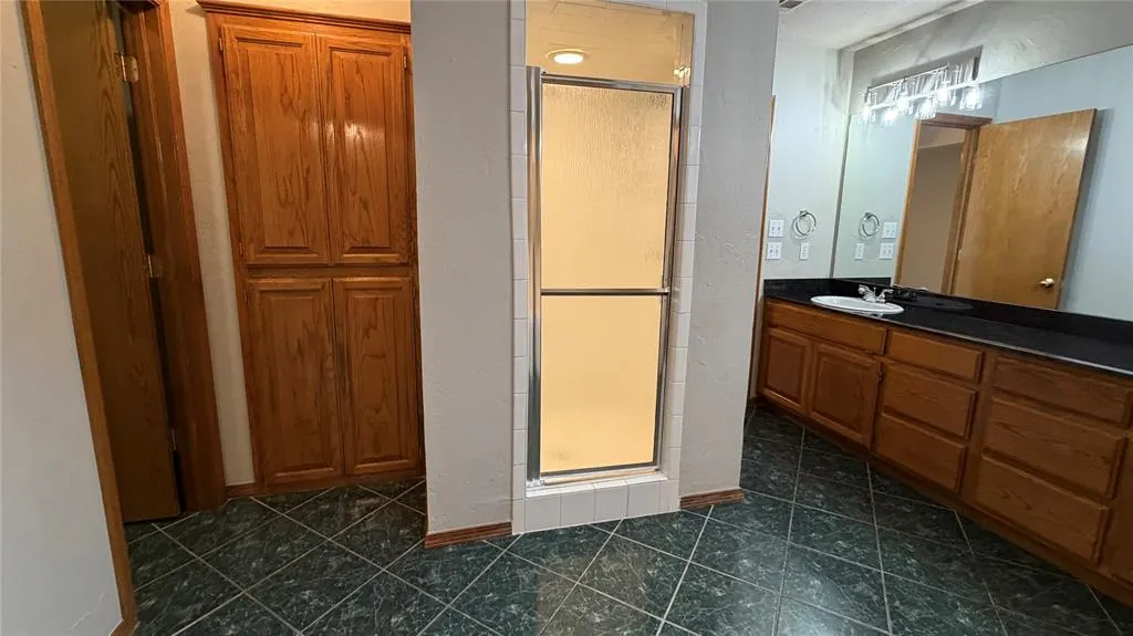 Photo 30 — 519 Sparrow Hawk Street, Edmond, OK 73003