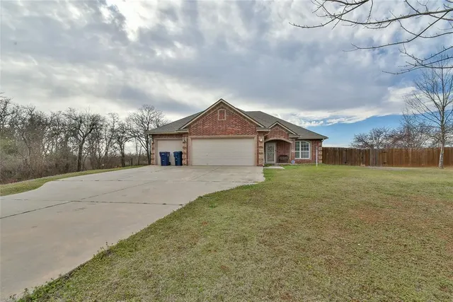 Photo 2 — 5651 Old Town Street, Newalla, OK 74857
