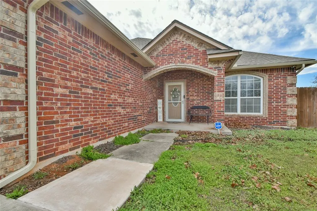 Photo 3 — 5651 Old Town Street, Newalla, OK 74857