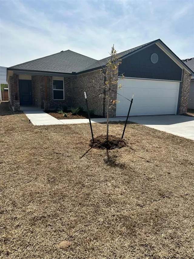 Front exterior — 2029 Chandler Meadows Drive, Chandler, OK 74834