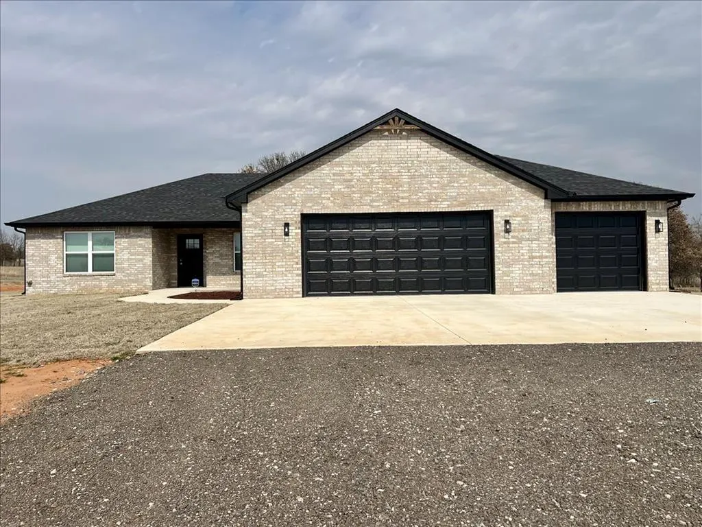 Front exterior — 2184 Hilltop Lane, Blanchard, OK 73010