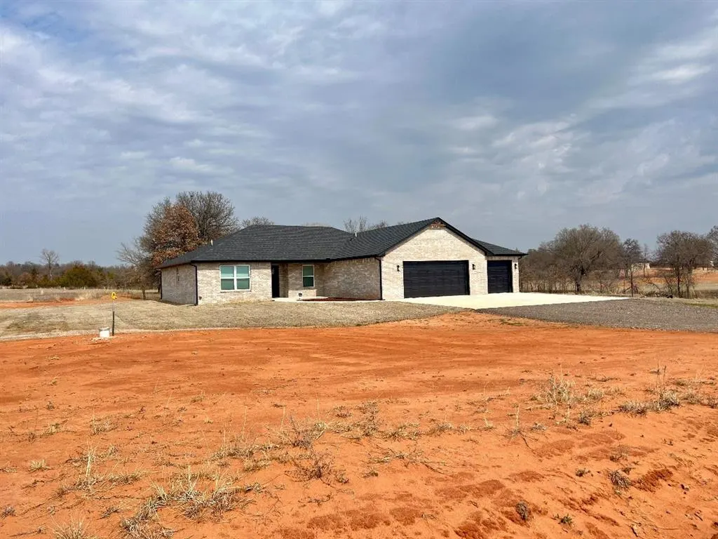 Photo 3 — 2184 Hilltop Lane, Blanchard, OK 73010