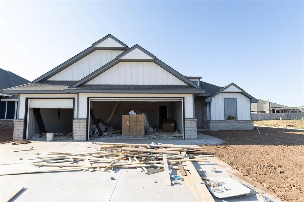 Photo 2 — 9316 NW 119th Street, Yukon, OK 73099