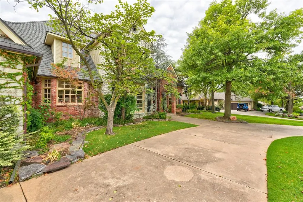 Photo 4 — 5901 Oak Tree Road, Edmond, OK 73025