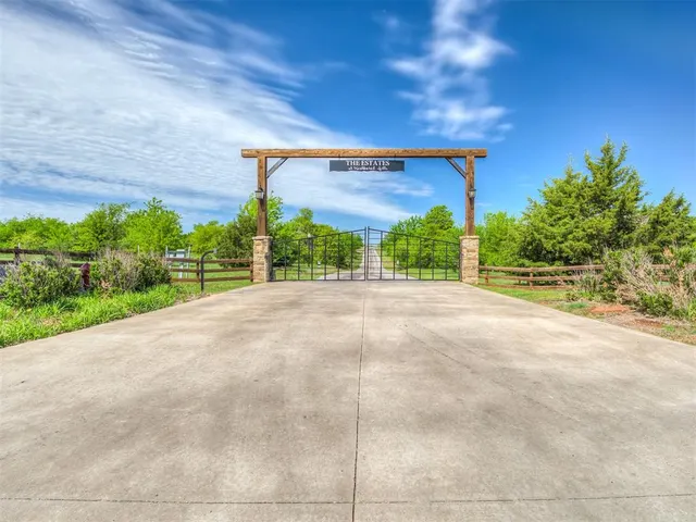 Photo 2 — 2450 Estates Drive, Goldsby, OK 73093