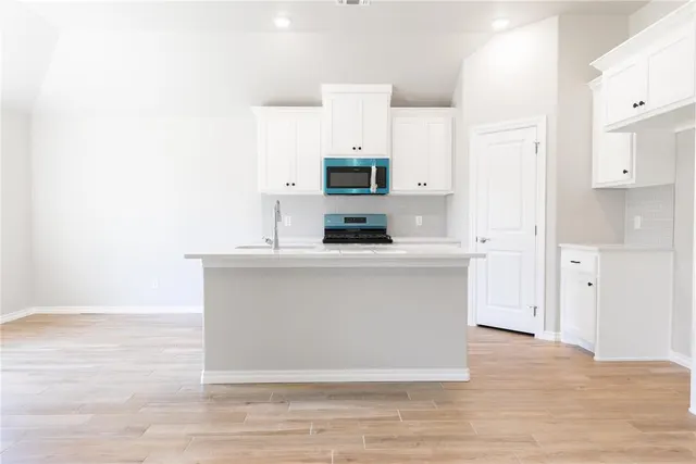 Photo 3 — 9208 NW 119th Street, Yukon, OK 73099