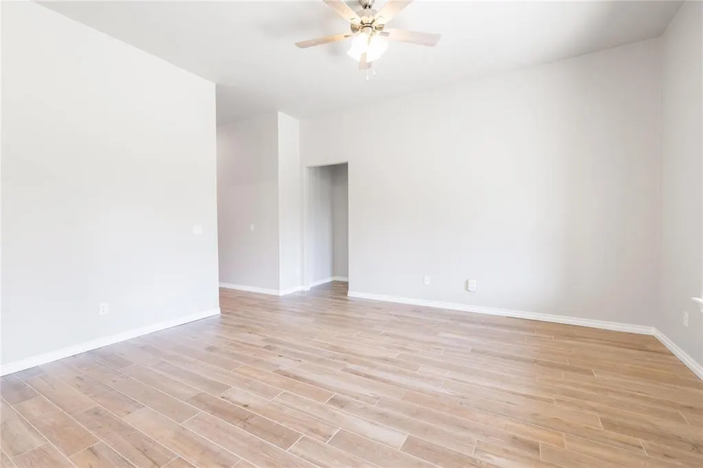 Photo 8 — 9208 NW 119th Street, Yukon, OK 73099