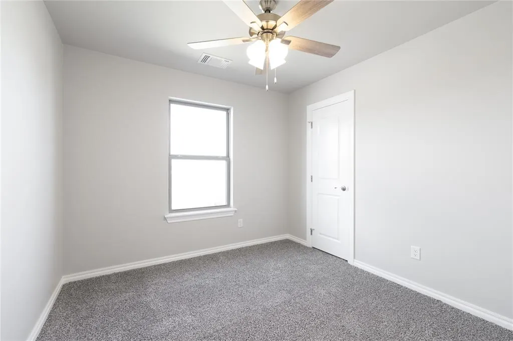 Photo 16 — 9208 NW 119th Street, Yukon, OK 73099