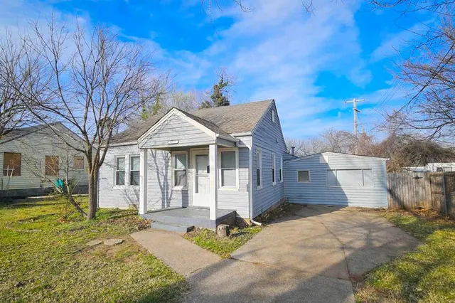 Photo 2 — 3817 Key Place, Oklahoma City, OK 73112