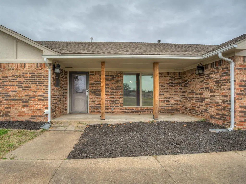 Photo 5 — 16 Orlando Drive, Shawnee, OK 74804