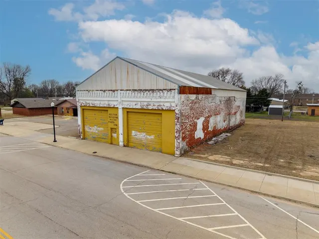 Photo 2 — 803 S Main Street, Paden, OK 74860
