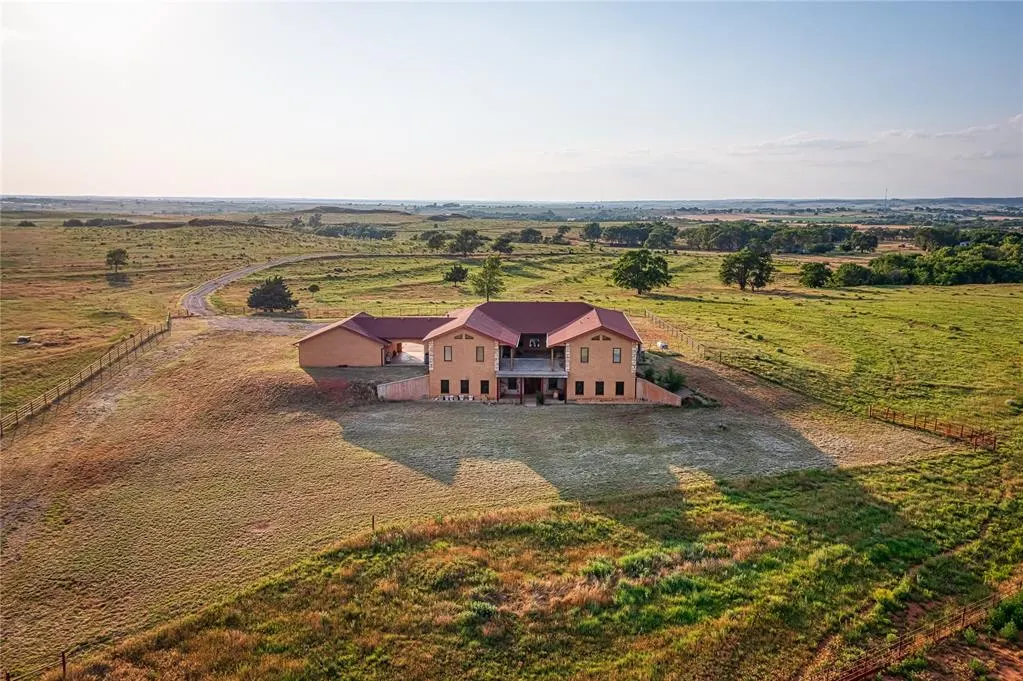 Photo 11 — 18602 E 980 Road, Cheyenne, OK 73628