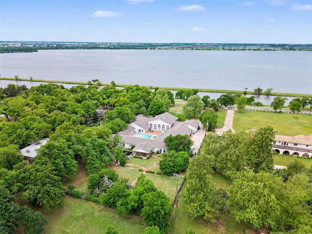 Front exterior — 2550 E Overholser Drive, Oklahoma City, OK 73127