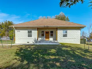 Sold home at 1209 E Oak Street