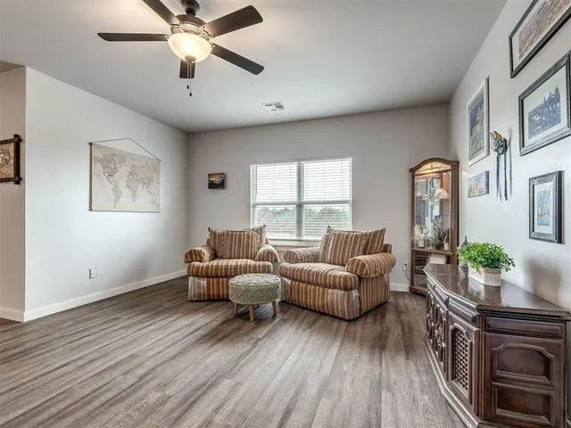 Photo 6 — 384 Evergreen Way, Guthrie, OK 73044