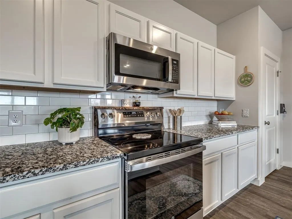 Photo 14 — 384 Evergreen Way, Guthrie, OK 73044