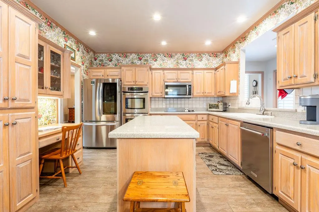 Photo 12 — 9 Castle Creek Place, Shawnee, OK 74804