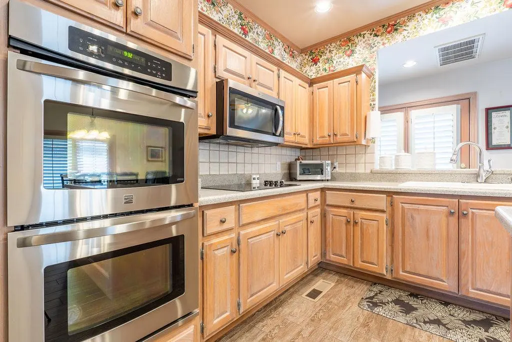Photo 13 — 9 Castle Creek Place, Shawnee, OK 74804