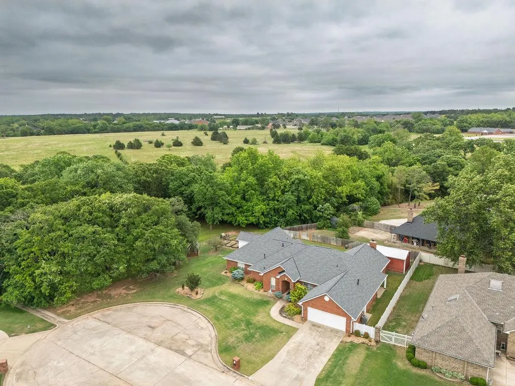 Photo 44 — 9 Castle Creek Place, Shawnee, OK 74804