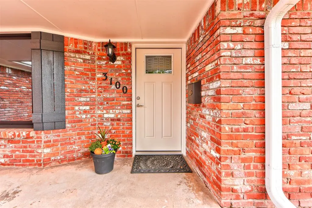 Photo 3 — 3100 N Divis Avenue, Bethany, OK 73008