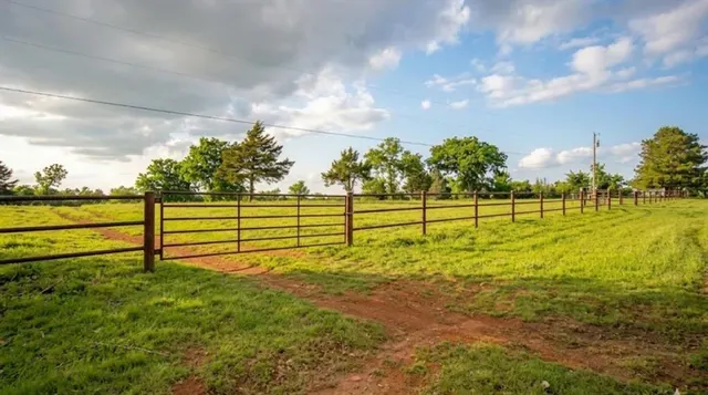 Photo 8 — 3941 Catfish Drive, Newalla, OK 74857