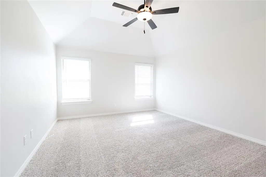 Photo 14 — 9216 NW 119th Street, Yukon, OK 73099