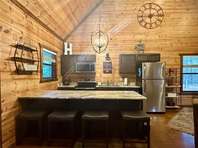 Photo 4 — 8 Valor Court, Broken Bow, OK 74728