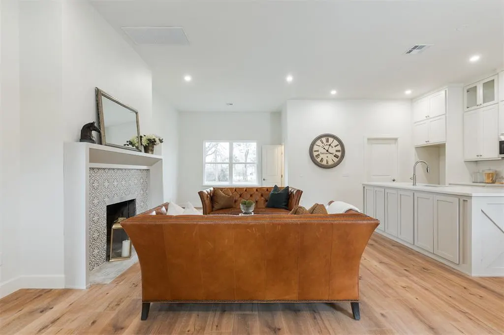 Photo 7 — 2224 NW 11th Street, Oklahoma City, OK 73107