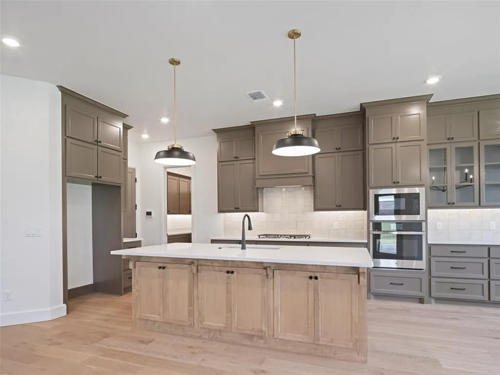 Photo 19 — 9001 Prairie Farms Drive, Mustang, OK 73064