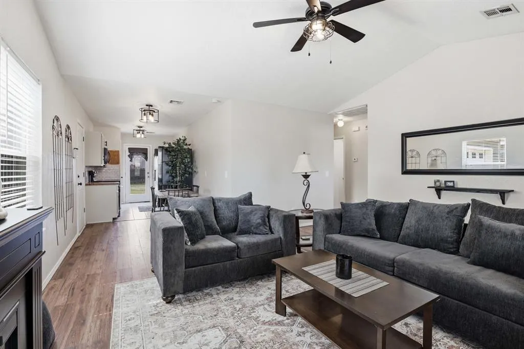 Photo 5 — 15501 Lilly Garden Lane, Oklahoma City, OK 73170