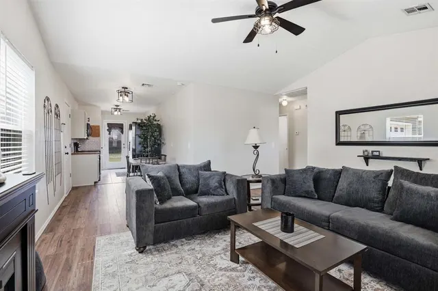 Photo 5 — 15501 Lilly Garden Lane, Oklahoma City, OK 73170
