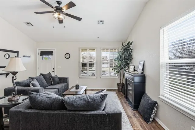 Photo 6 — 15501 Lilly Garden Lane, Oklahoma City, OK 73170