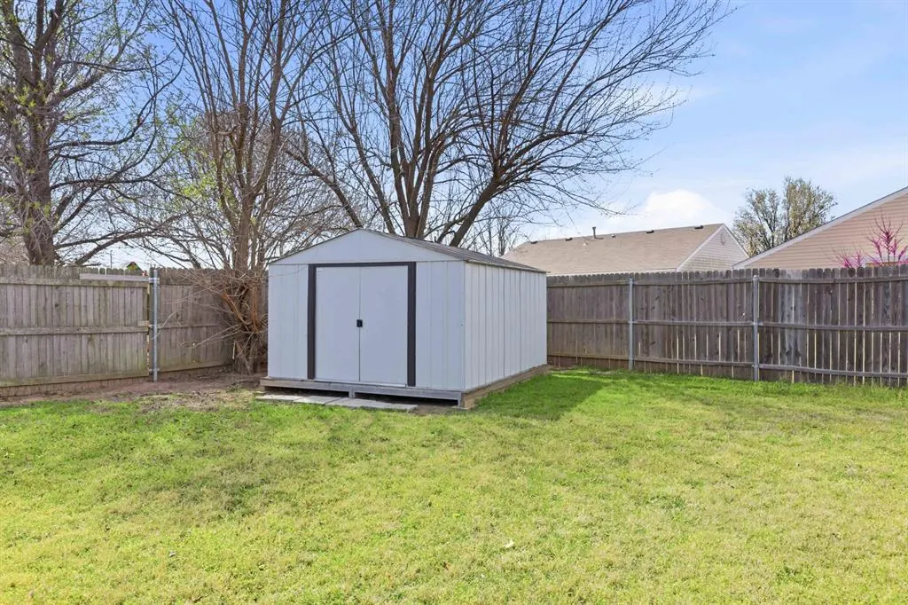 Photo 23 — 15501 Lilly Garden Lane, Oklahoma City, OK 73170