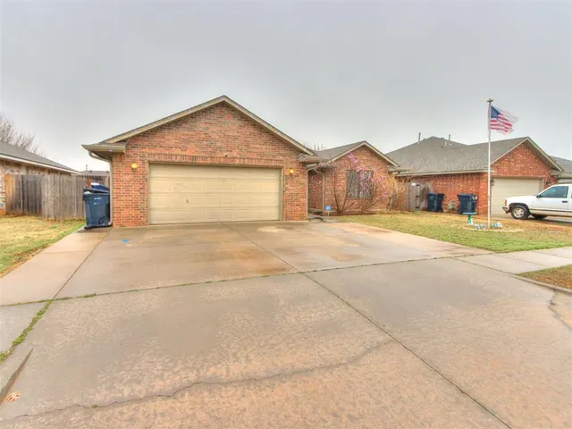 Photo 2 — 4204 Thorn Burn Place, Oklahoma City, OK 73179