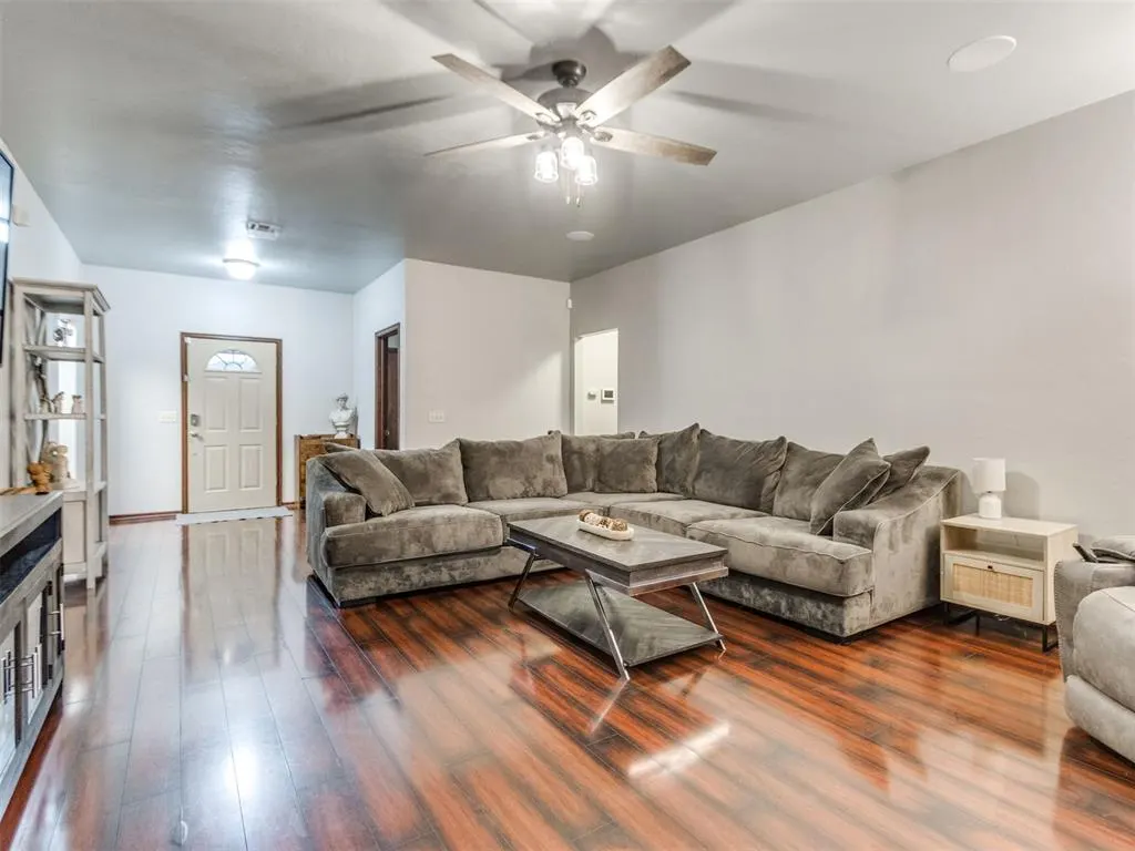 Photo 10 — 4204 Thorn Burn Place, Oklahoma City, OK 73179